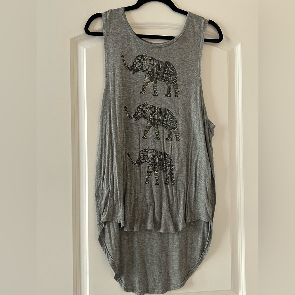 Pretty Rebels Gray Elephant Print Women’s Tunic Tank Top Sz L. Used.